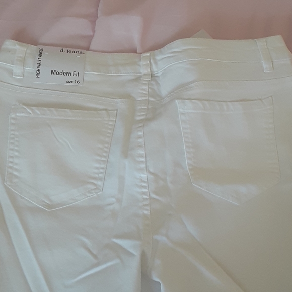 Jeans - Picture 4 of 5